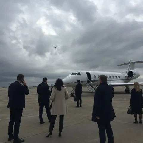 L'avion de Zelensky évacué en urgence après un drone russe frôlant la carlingue en Moldavie