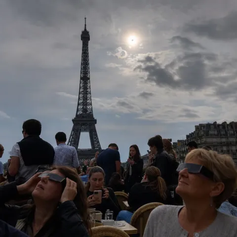 L'éclipse du 12 août 2026 va plonger la France dans le noir et couper le réseau électrique