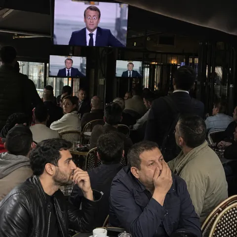 La Russie inonde les réseaux de fake news pour faire élire Le Pen en 2027